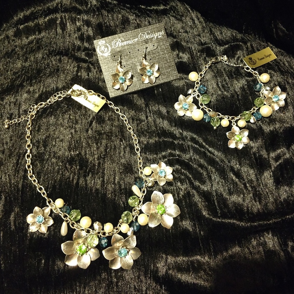 Premier Designs Garden Gate Necklace Set